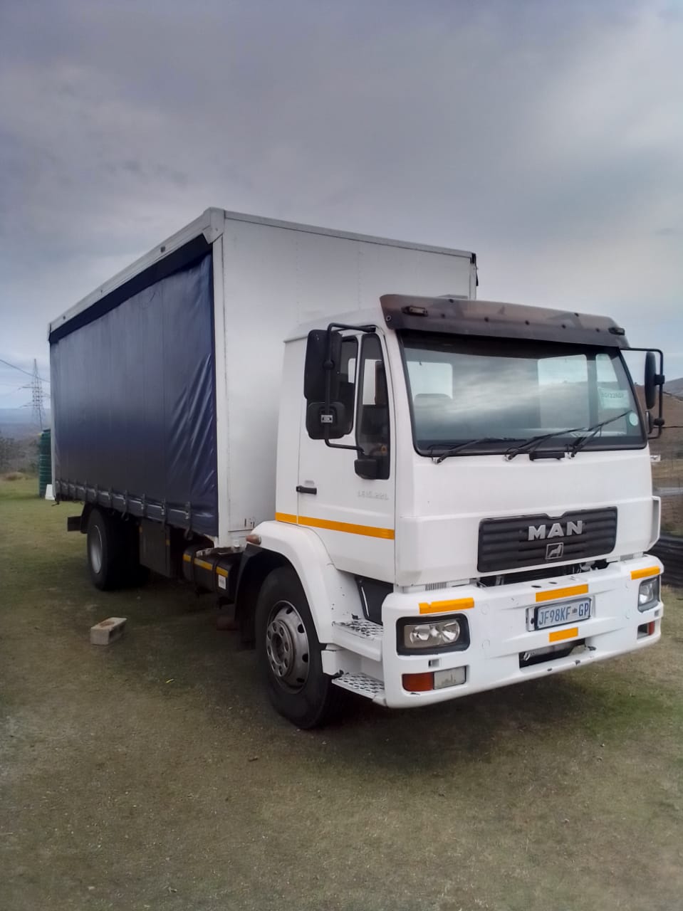 1.5 Ton Dropside for hire in Gauteng